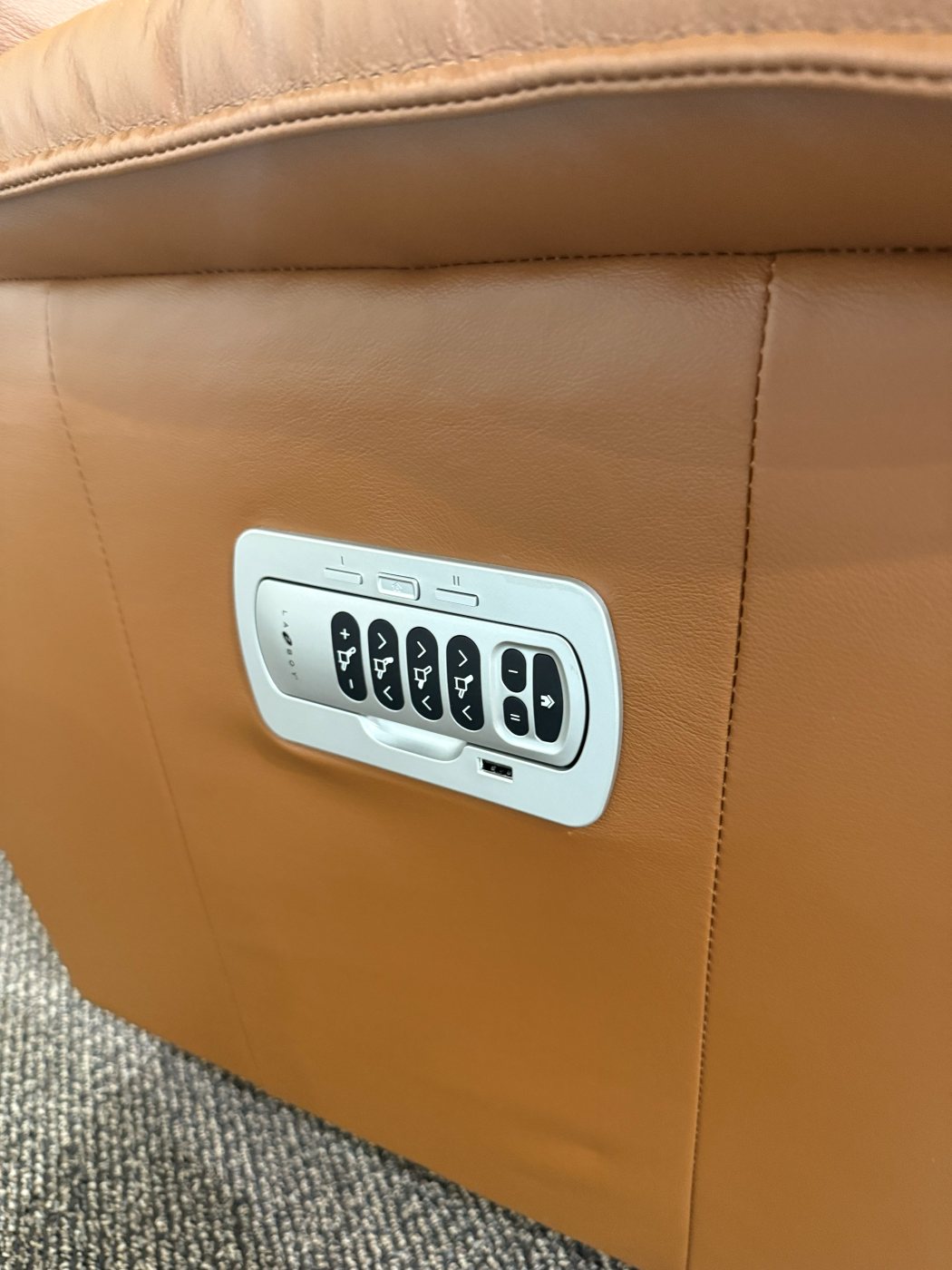 Independent power control panel with USB port